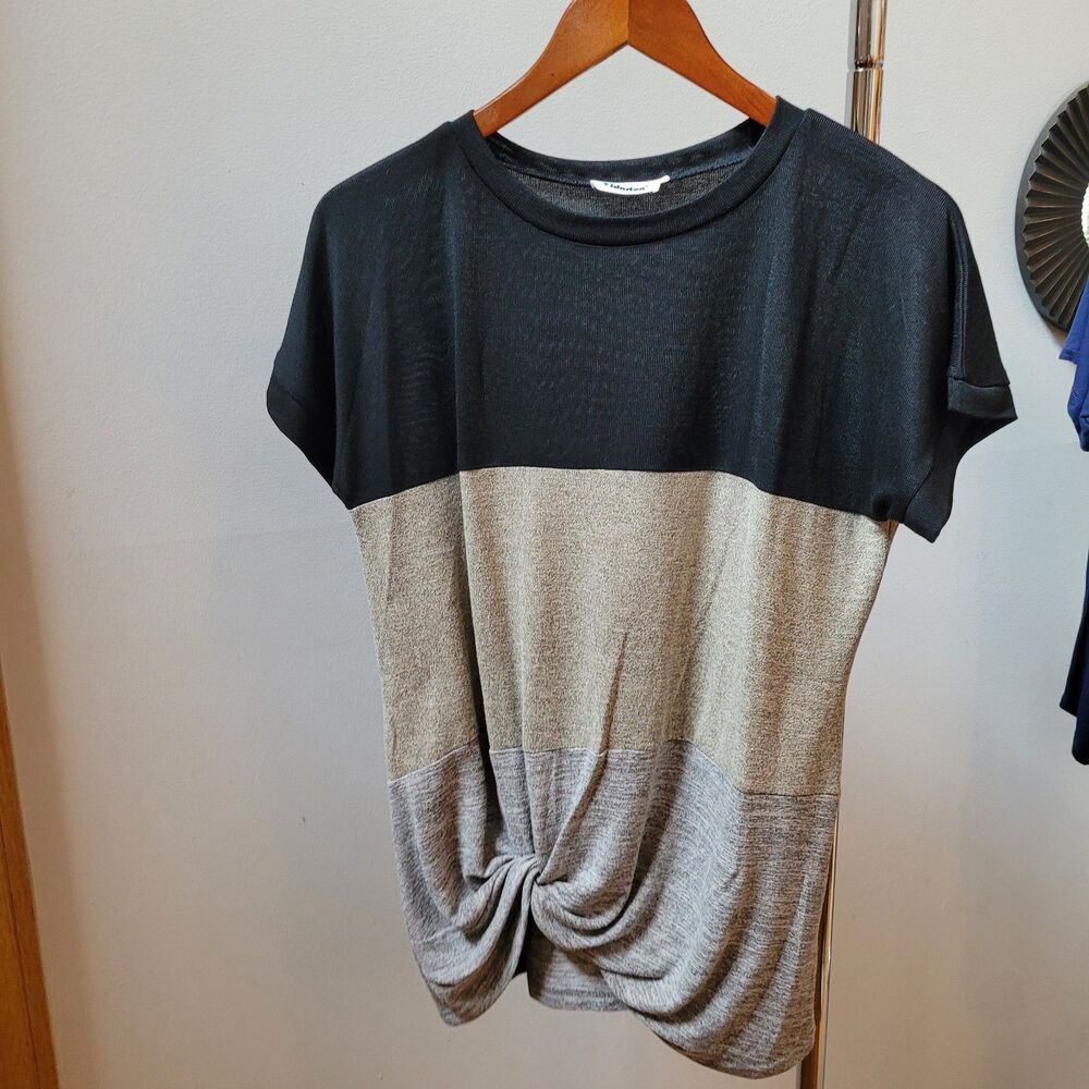 Women’s Yidarton Black/tan/gray Front Twist Short Sleeve Shirt-Size Large
